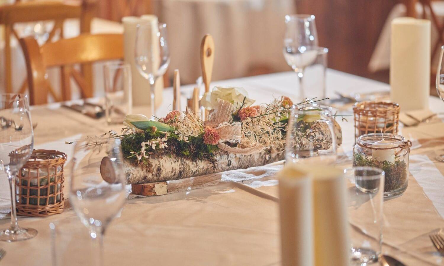 Eventlocation Almhütte Graz des I AM HOTELS Graz Seiersberg mit urigem Ambiente für Firmenfeiern, Weihnachtsfeiern und Seminare nahe Graz