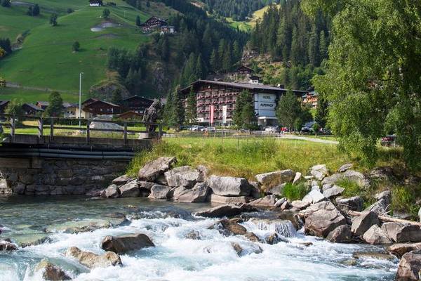 10% early bird bonus at Hotel Alpenhof ****