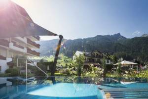 Außenpool im Stubaierhof Sepp & Hannis Suiten im Dorf
