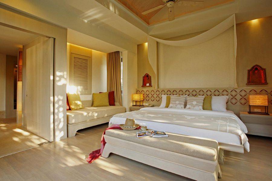 Luxuriöses Schlafzimmer im Melati Beach Resort & Spa