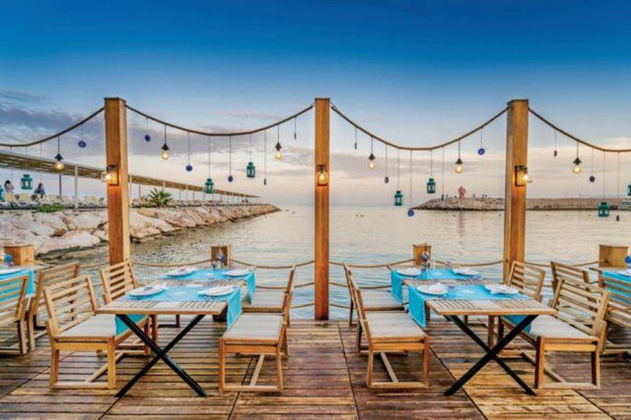 Ausblick von einem Restaurant direkt am Wasser