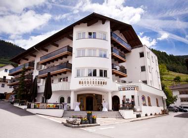NAUDERERHOF - Alpin ART & SPA Hotel Superior