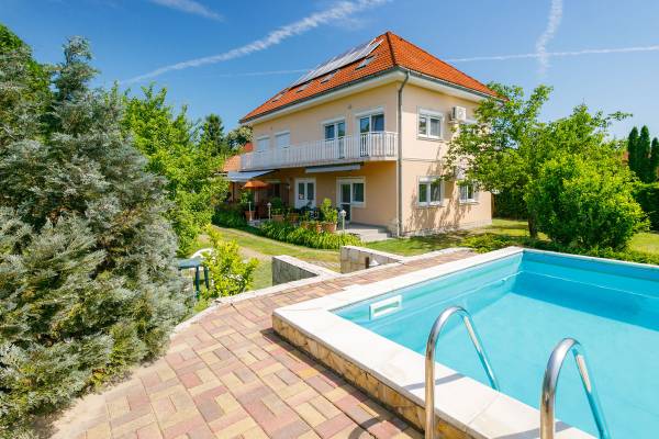 © Interhome HUZ-MYU Zamardi Siofok Hütte bis 4 Pers.