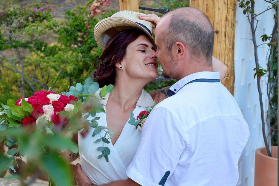 Hochzeitspaar am Strand