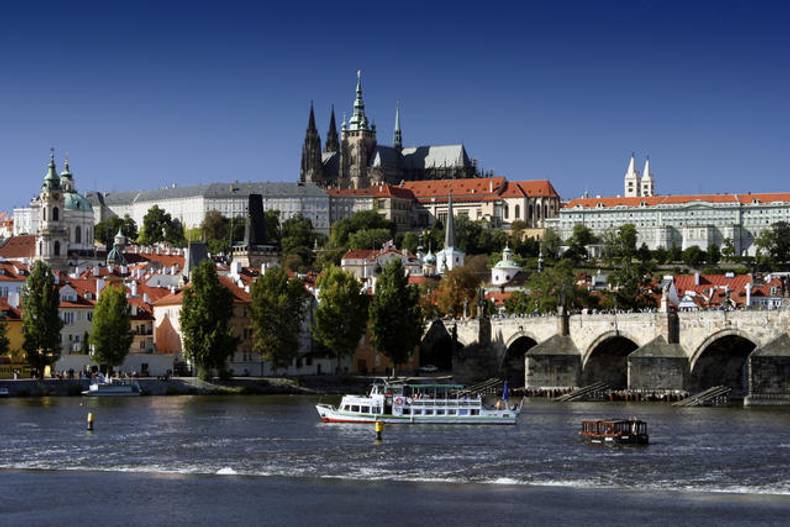 Große Stadtrundfahrt mit Bootstour Prag