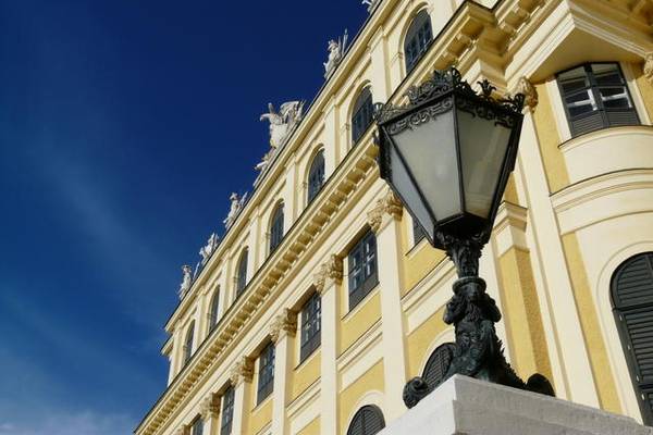 © carpinxo - fotolia.com Weihnachtsmarkt in Schönbrunn