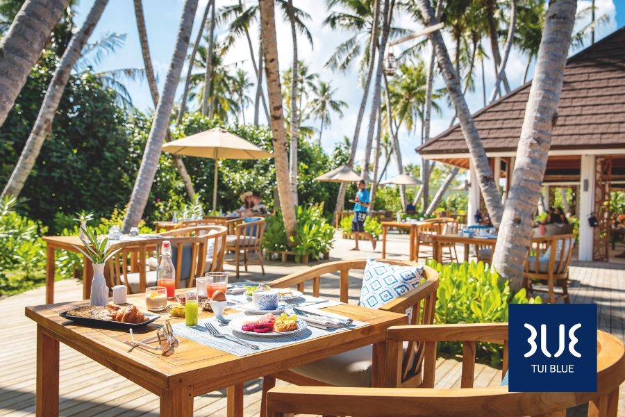 TUI BLUE Olhuveli Romance auf den Malediven – Frühstück unter Palmen im luxuriösen Adults-only Resort