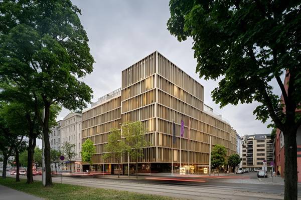 Crowne Plaza Vienna **** (ex MAXX by Steigenberger)