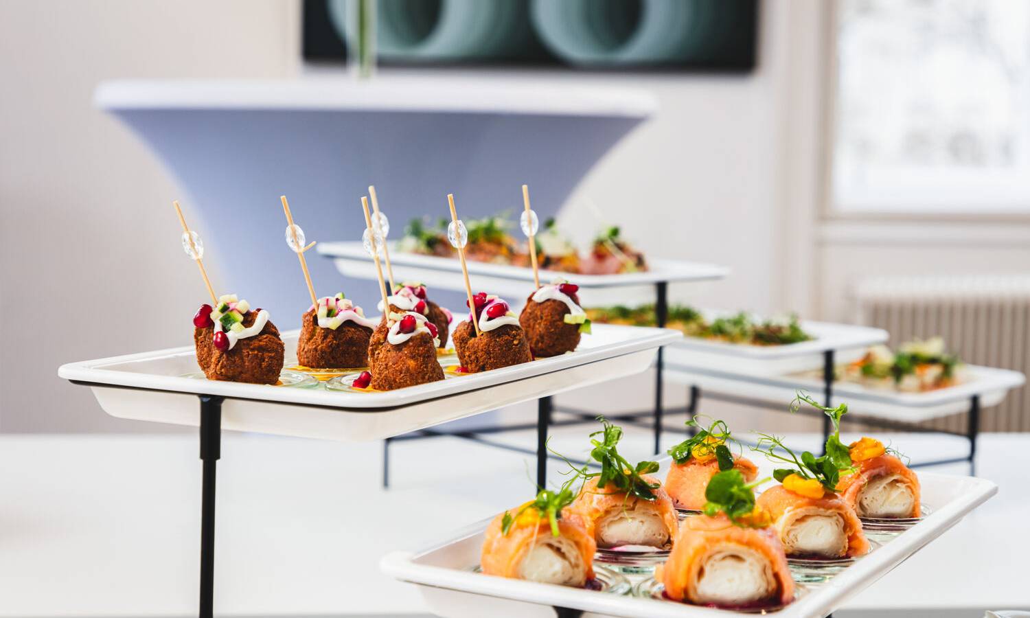 Seminarraum in der ARS Akademie im Jugendstil mit elegantem Interieur und moderner Bestuhlung bei einem Workshop