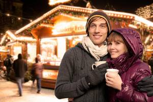 © pictonaut - fotolia.com Weihnachtsmarkt in Schönbrunn