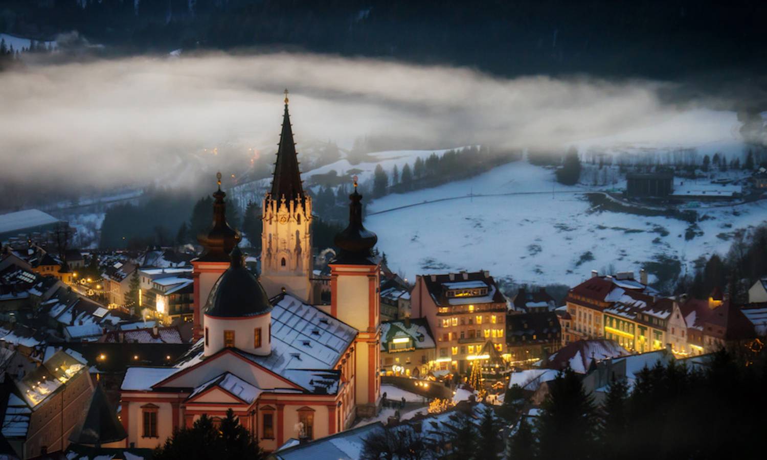 Stadt Mariazell von oben 