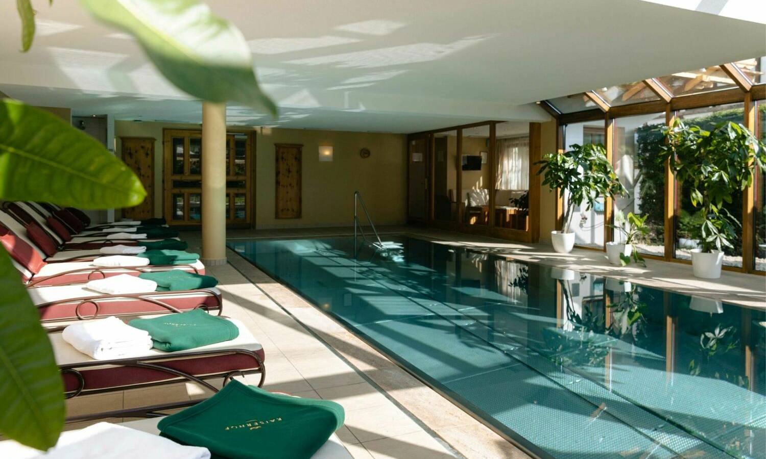Kaffee- und Teestation im Seminarbereich des Hotel Kaiserhof Kitzbühel mit Erfrischungen für Tagungen und Meetings