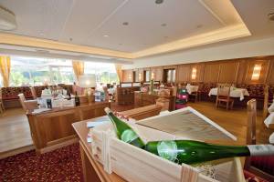Gartenhotel & Weingut Pfeffel ****