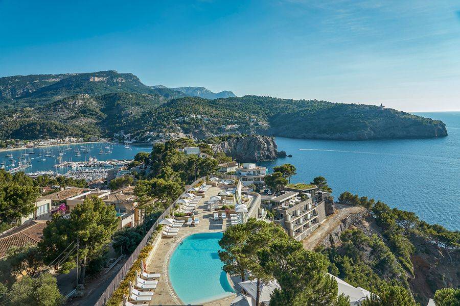 Das Jumeirah Mallorca liegt spektakulär auf den Klippen der Nordwestküste Mallorcas.