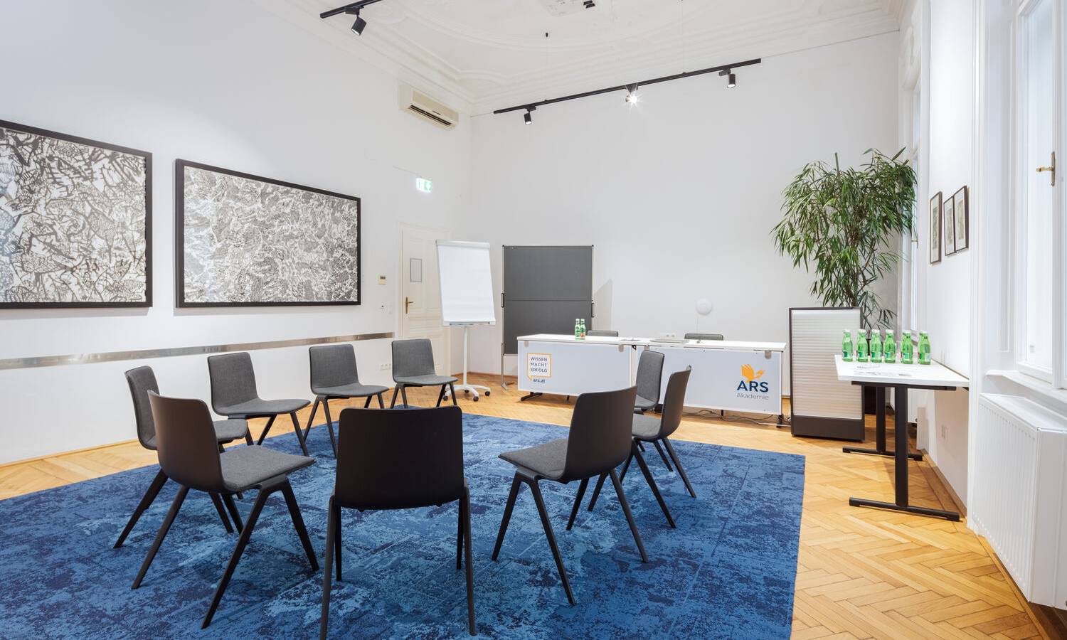 Verpflegungsbereich während Event der ARS Akademie mit Vorspeisenplatten