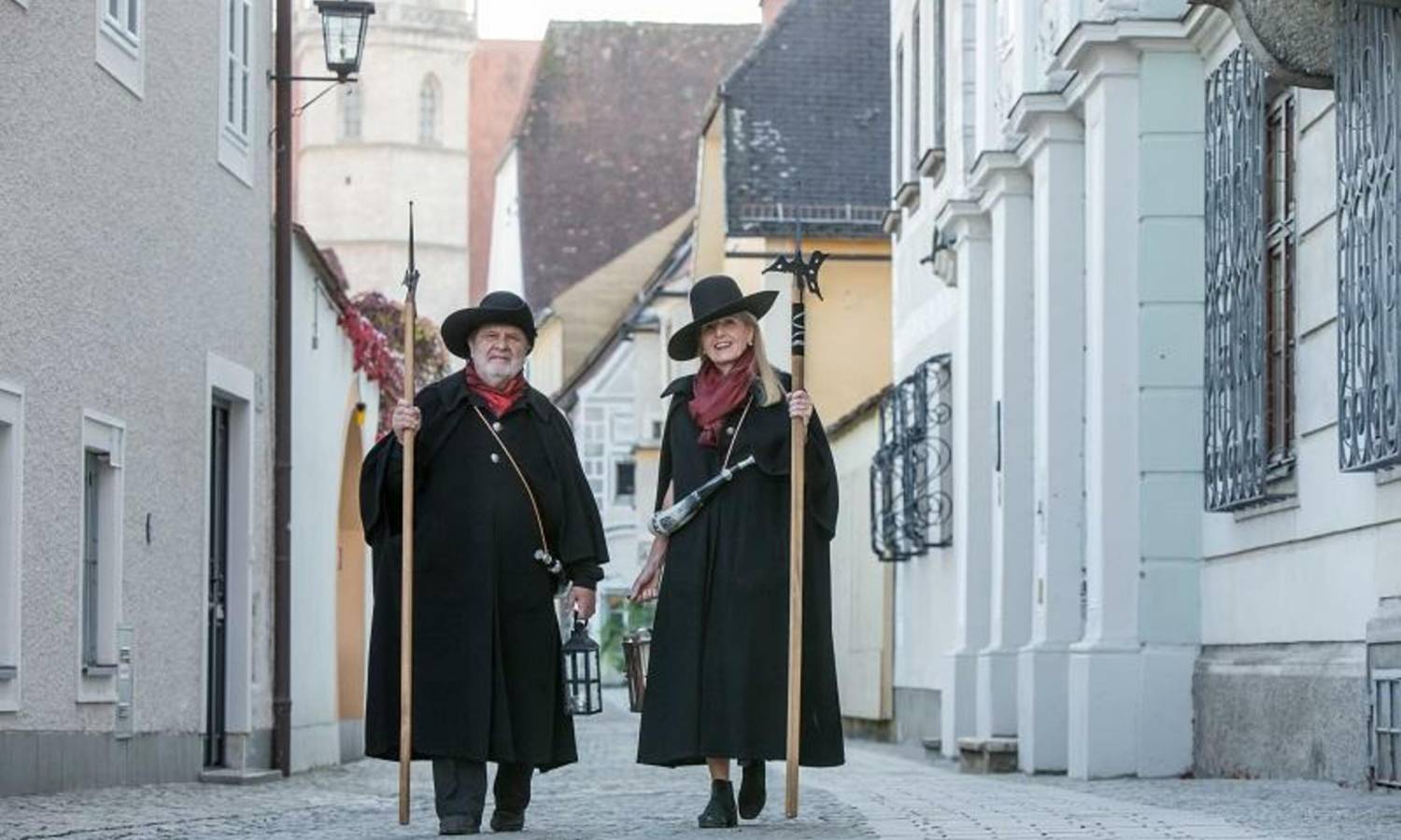 Nachtwächter unterwegs in der Altstadt Steyr