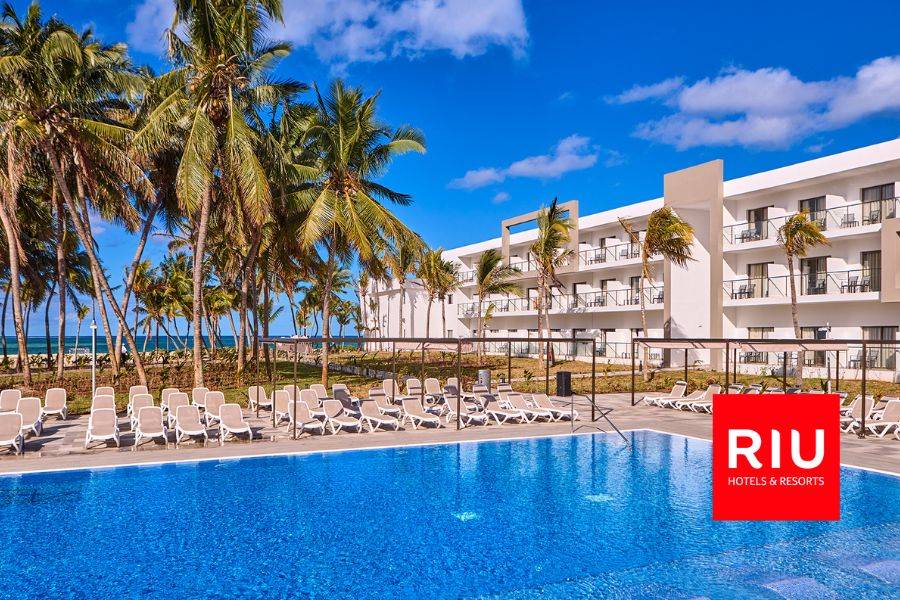 RIU Turquoise Mauritius – modernes All Inclusive Resort mit Pool und Palmenstrand auf Mauritius