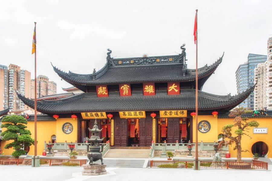 Jade-Buddha-Tempel in Shanghai mit klassischer chinesischer Architektur