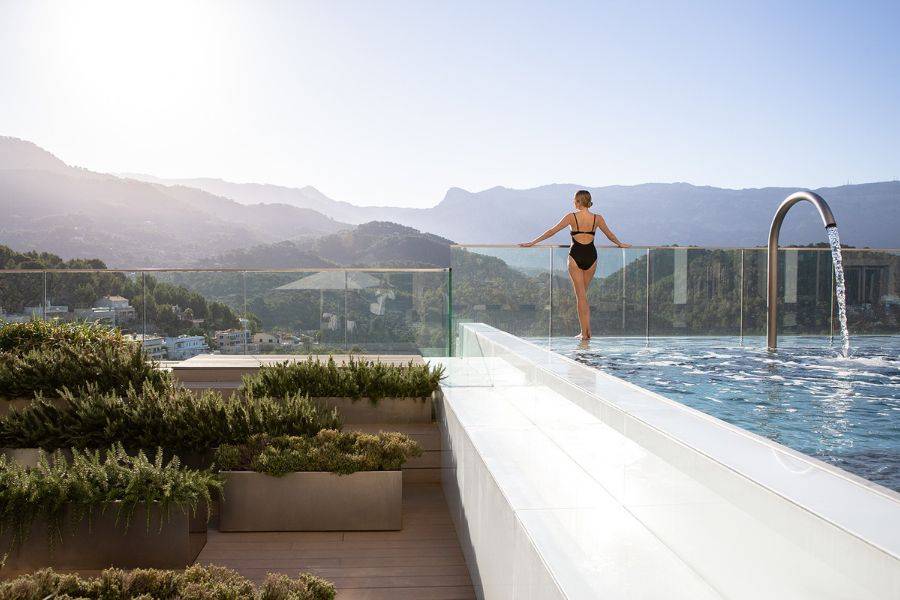 Entspannung mit Blick auf die Serra de Tramuntana – das Talise Spa verbindet Ruhe, Natur und Luxus.