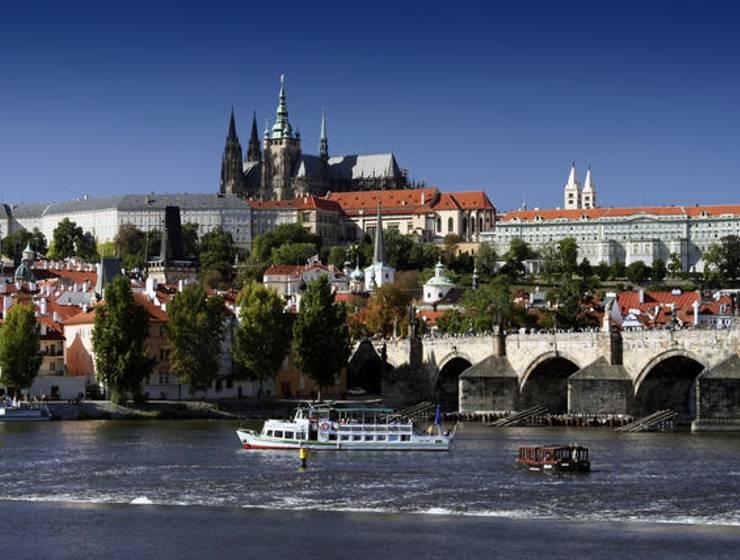Big city tour with boat trip Prague